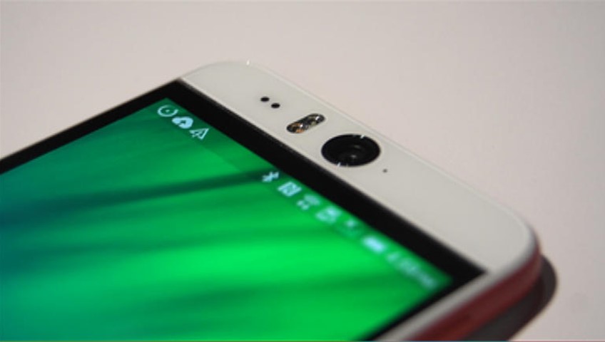 Tech Retrospect: HTC unveils 'selfie' phone, pocket cam; Apple teases next affair