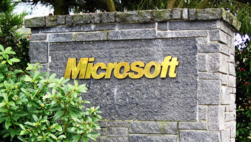 Microsoft's RoomAlive Gaming Jumps Out of the Box Microsoft's RoomAlive Gaming Jumps Out of the Box